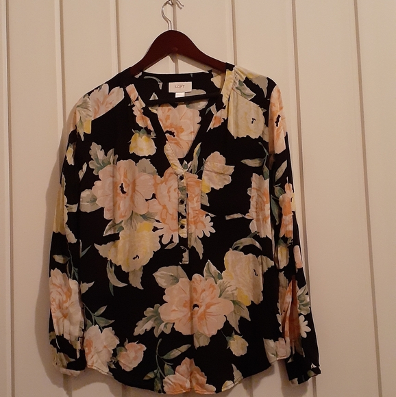 LOFT Tops - 🔥*$5 for $25* LOFT floral top